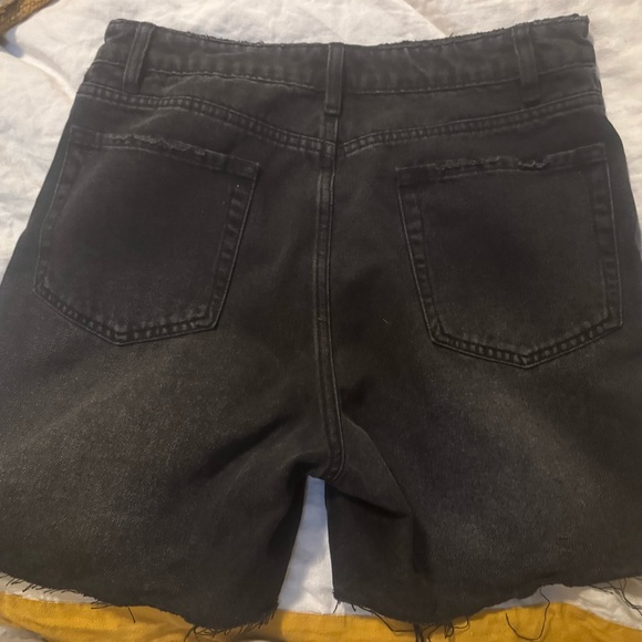 Amuse Society Black Jean Shorts - Picture 1 of 3